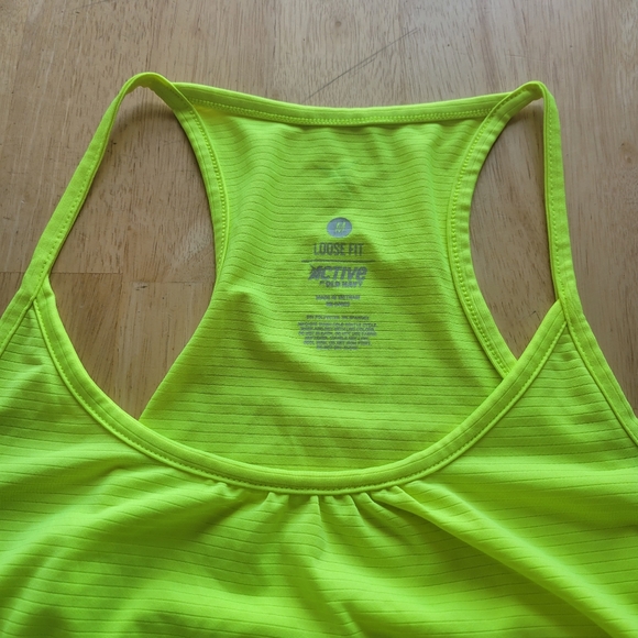 Old Navy active loose-fitting workout tank - Picture 3 of 5